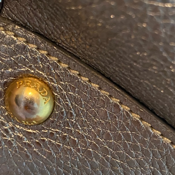 ❤️PRADA SILVER PURSE❤️ - Picture 10 of 16